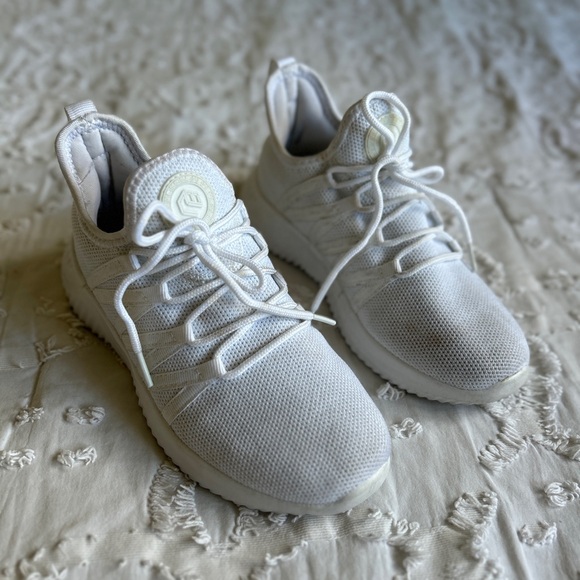 Feethit Size 6 White Women’s Slip On Running Shoes Non Slip - Picture 2 of 12